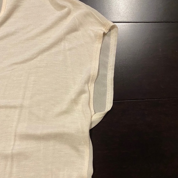 BUTTONED BACK BLOUSE - Picture 4 of 5